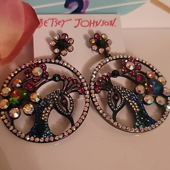 Betsey johnson peacock earrings deals